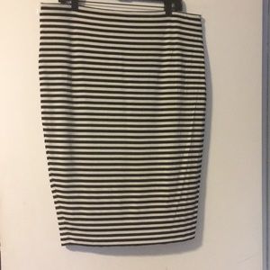 Vince Camuto Straight Skirt